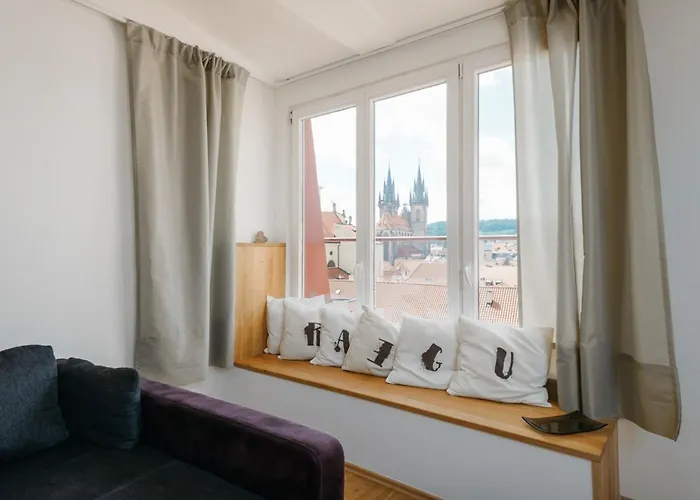 Eli Spacious With Old Town View, Parking & Ac *