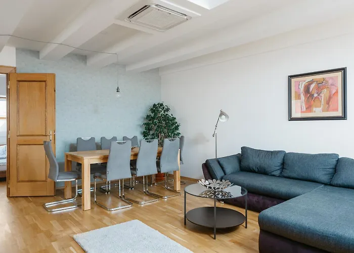 Eli Spacious With Old Town View, Parking & Ac *