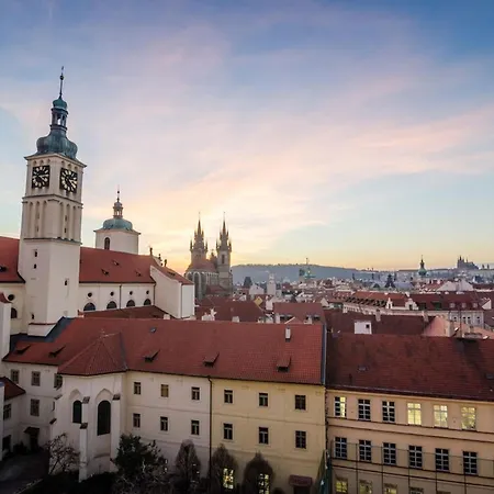 Eli Spacious With Old Town View, Parking & Ac Prag