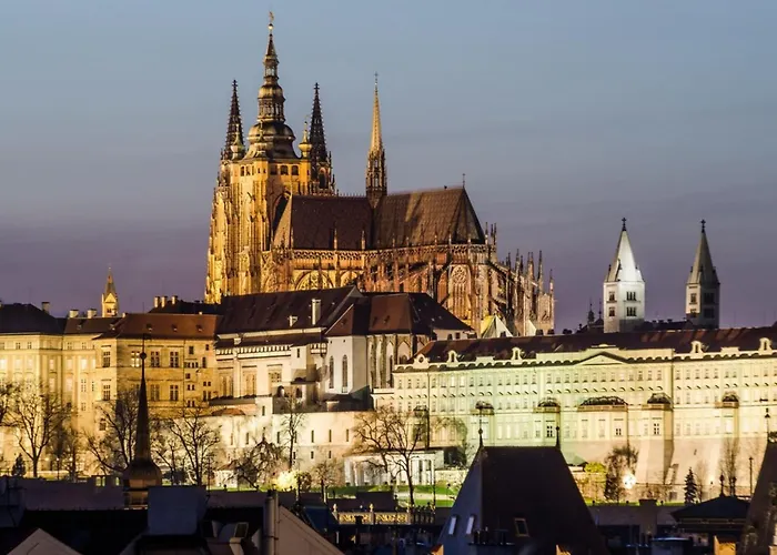 Apartment Eli Spacious With Old Town View, Parking & Ac Prag