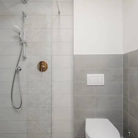 Eli Spacious With Old Town View, Parking & Ac Lejlighed